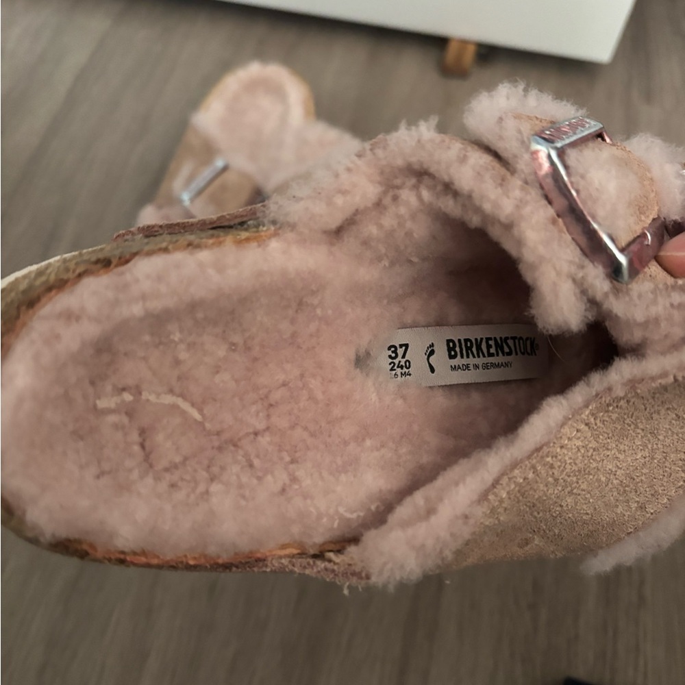 PINK FLUFFY BIRKENSTOCKS - Picture 2 of 3